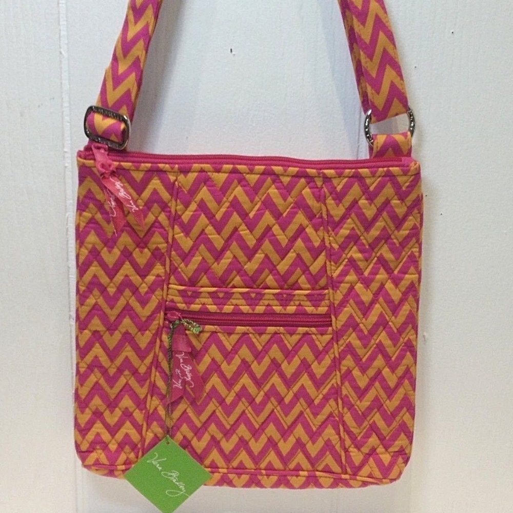 HOST PICK!! Vera Bradley Hipster in Ziggy Zags